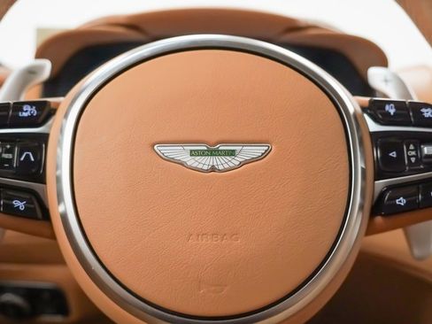 Used 2021 Aston Martin DBX image 26