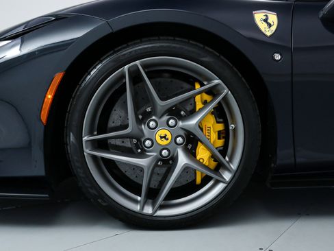 Certified 2022 Ferrari F8 Tributo image 39