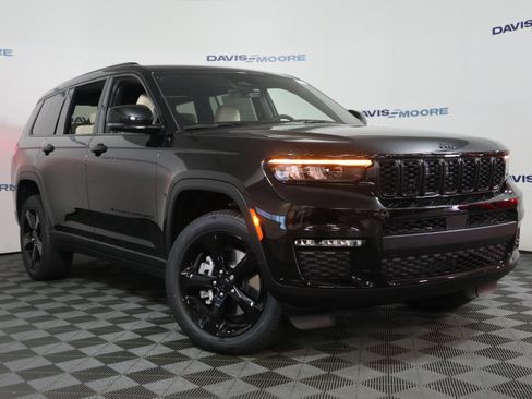 New 2025 Jeep Grand Cherokee L Limited w/ Black Appearance Package image 2