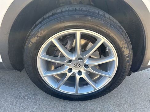 Used 2020 Porsche Cayenne Base image 9