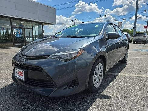 Used 2017 Toyota Corolla LE w/ Carpet Mat Package (TMS) FWD image 3