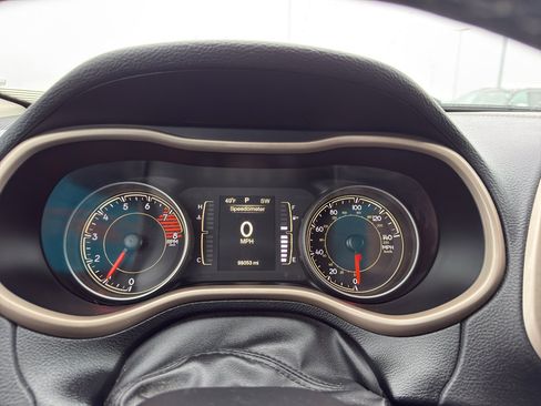 Used 2016 Jeep Cherokee Latitude w/ Comfort/Convenience Group image 17