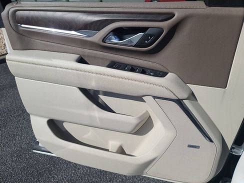 Used 2021 GMC Yukon XL Denali w/ Denali Premium Package image 25