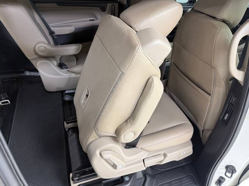 Used 2019 Honda Odyssey EX image 21