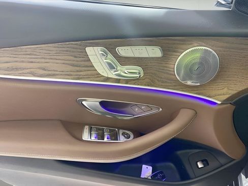 Used 2017 Mercedes-Benz E 400 4MATIC Wagon image 30