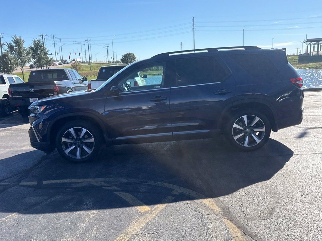 Certified 2025 Honda Pilot Elite image 8