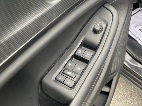 Used 2025 Jeep Grand Cherokee L Altitude image 12