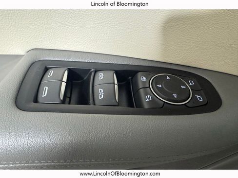 Used 2017 Cadillac XT5 Luxury w/ Driver Awareness Package AWD/4WD image 44