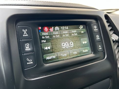 Used 2017 Jeep Cherokee Sport w/ Cold Weather Group image 19