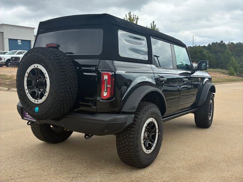 Used 2023 Ford Bronco Badlands w/ Sasquatch Package AWD/4WD image 5