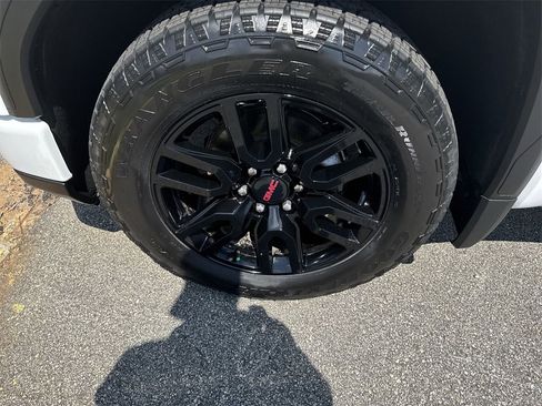 Used 2023 GMC Sierra 1500 Elevation image 12