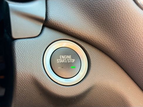 Used 2024 Chevrolet Equinox LT image 8