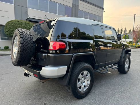Used 2010 Toyota FJ Cruiser 4WD image 10