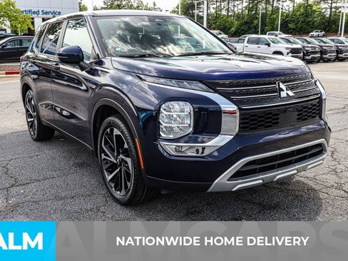 Used 2023 Mitsubishi Outlander SE image 6