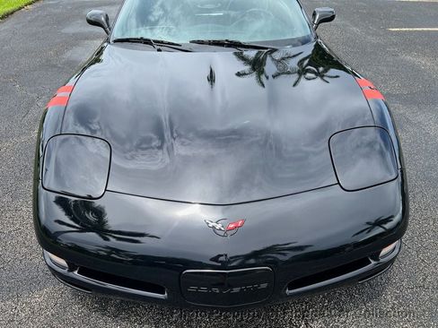 Used 1998 Chevrolet Corvette Coupe w/ Roof Pkg RWD image 19