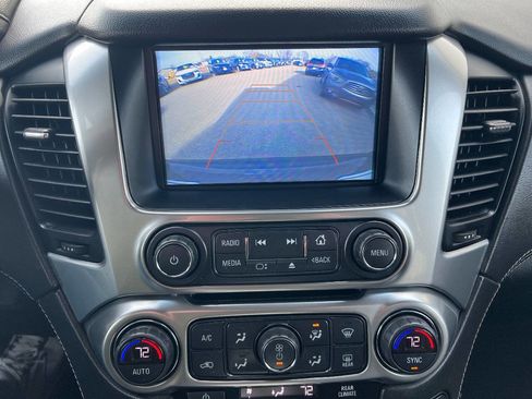 Used 2020 Chevrolet Suburban LT image 12