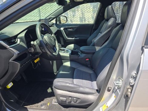 Used 2023 Toyota RAV4 XSE AWD/4WD image 5