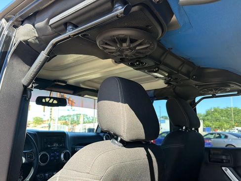 Used 2016 Jeep Wrangler Unlimited Sahara w/ Connectivity Group AWD/4WD image 50