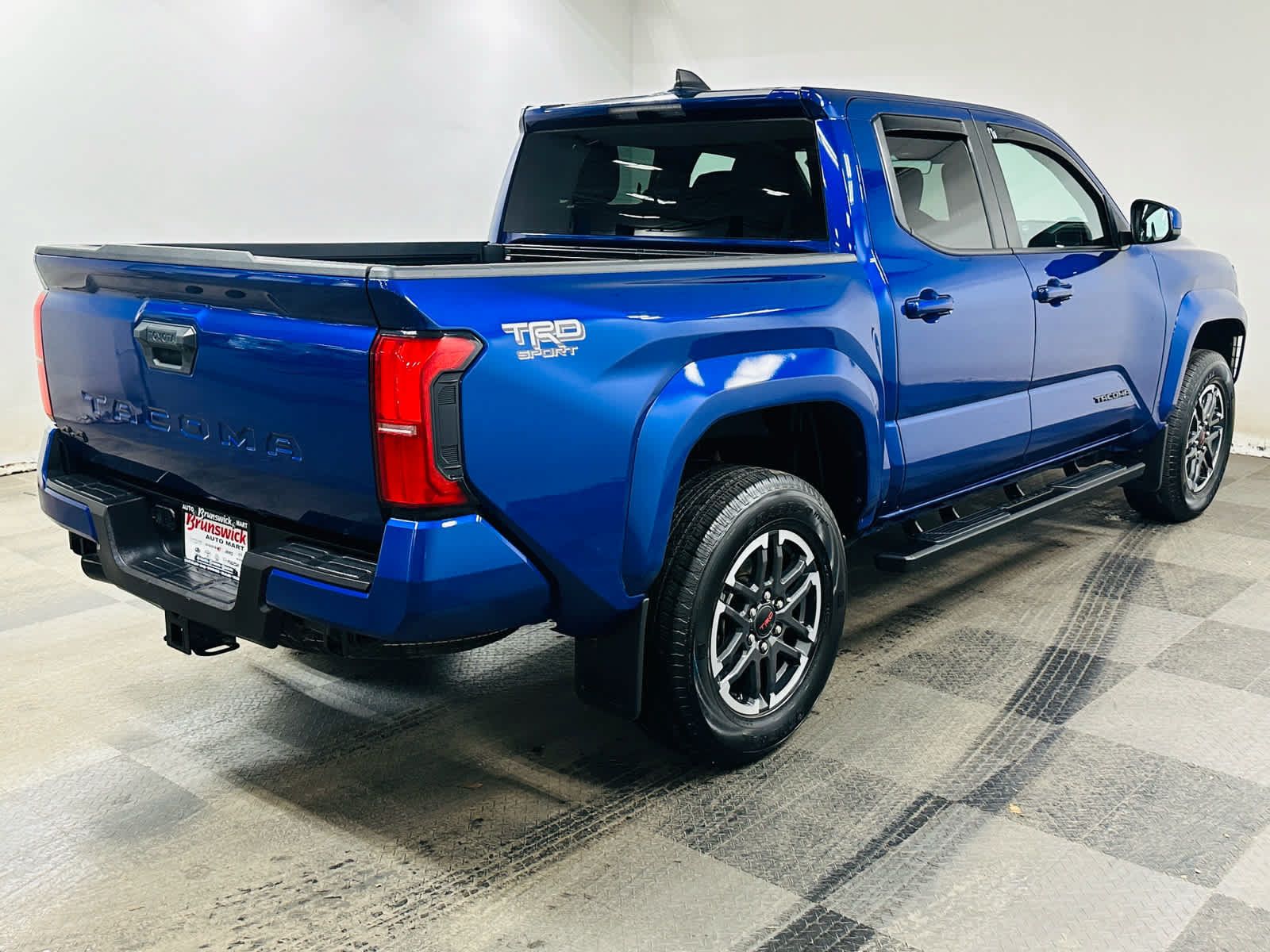 Certified 2025 Toyota Tacoma TRD Sport AWD/4WD image 6