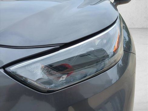 Certified 2024 Toyota Highlander XLE FWD image 9