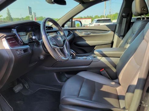 Used 2020 Cadillac XT5 Premium Luxury w/ LPO, Floor Liner Package AWD/4WD image 8