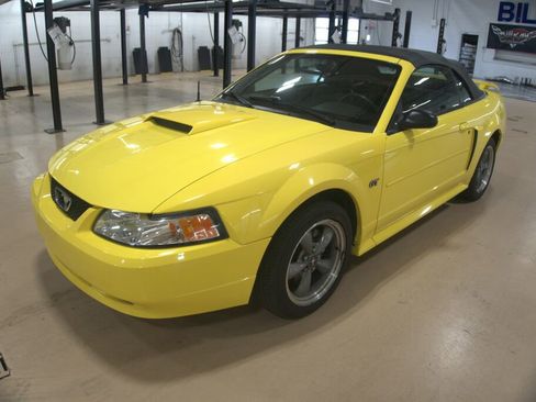 Used 2001 Ford Mustang GT RWD image 1