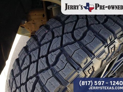 Used 2024 GMC Sierra 1500 AT4 w/ Technology Package AWD/4WD image 8
