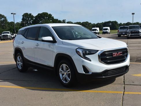 Used 2021 GMC Terrain SLE FWD image 3