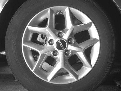 Used 2025 Kia Soul LX w/ LX Technology Package FWD image 15