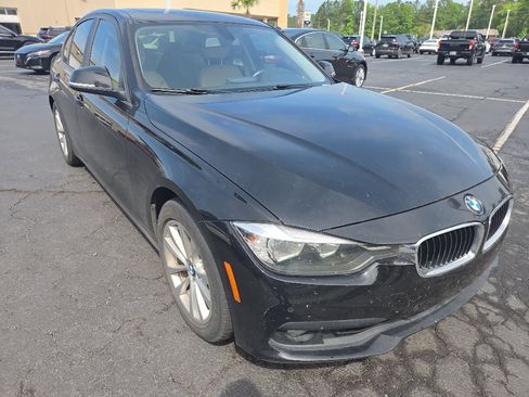Used 2017 BMW 320i Sedan RWD image 8