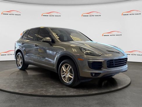 Used 2016 Porsche Cayenne w/ Premium Package Plus AWD/4WD image 44
