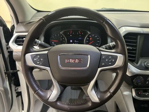 Used 2020 GMC Acadia SLT w/ Premium Package image 10