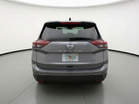 Used 2025 Nissan Rogue SV image 7