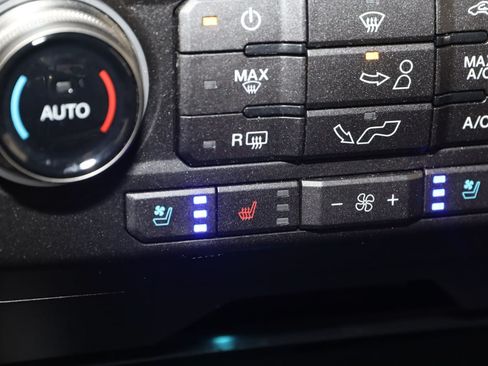 Used 2019 Ford F150 Raptor w/ Equipment Group 802A Luxury AWD/4WD image 8