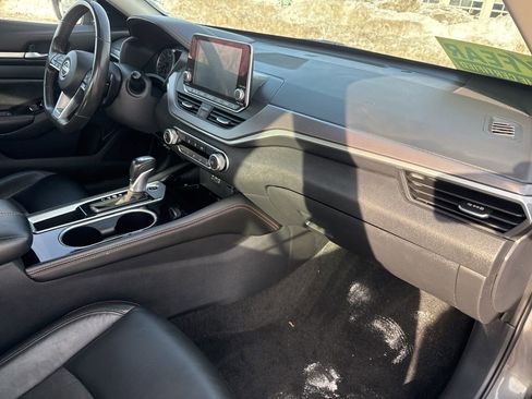 Used 2024 Nissan Altima 2.5 SR FWD image 31