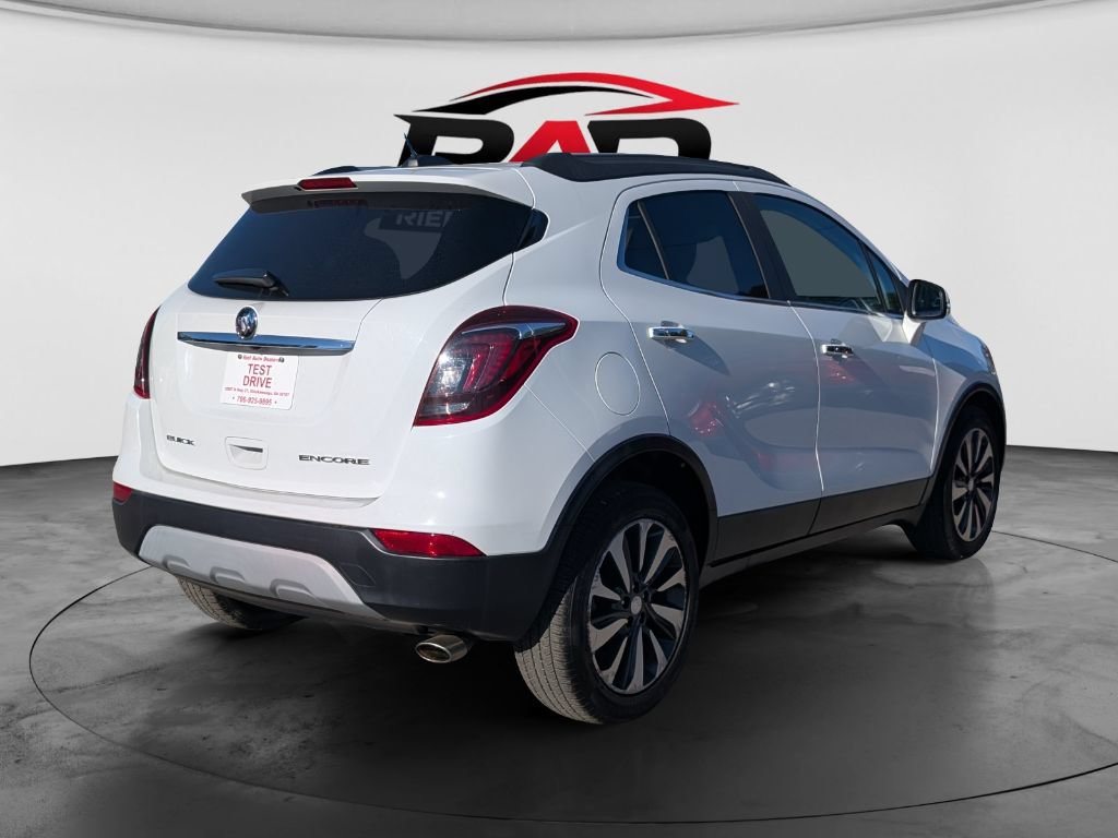 Used 2018 Buick Encore Essence FWD image 3