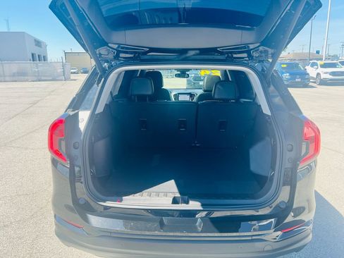Used 2024 GMC Terrain SLT w/ Infotainment Package II AWD/4WD image 37