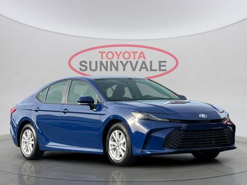 Used 2026 Toyota Camry LE w/ Convenience Package image 9