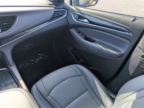 Used 2024 Buick Enclave Premium image 15