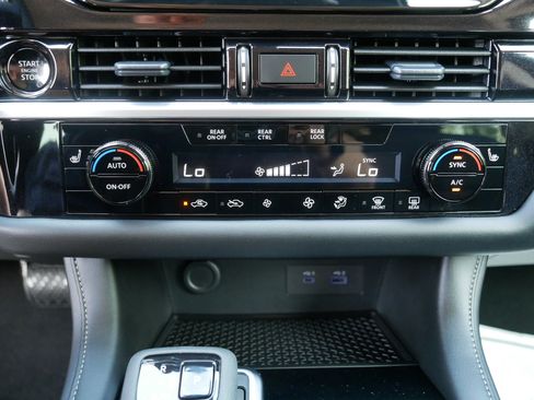 Certified 2025 Nissan Pathfinder SV AWD/4WD image 23