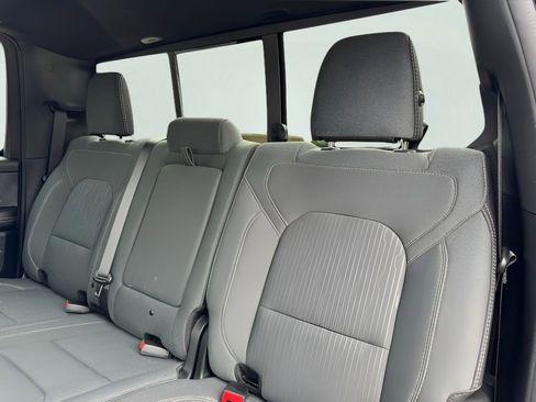 Used 2022 RAM 1500 Big Horn AWD/4WD image 17