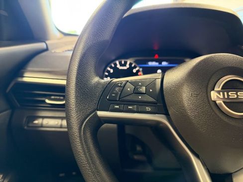 Used 2025 Nissan Altima 2.5 SV FWD image 22
