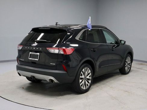 Certified 2022 Ford Escape Titanium w/ Class II Trailer Tow Package image 11