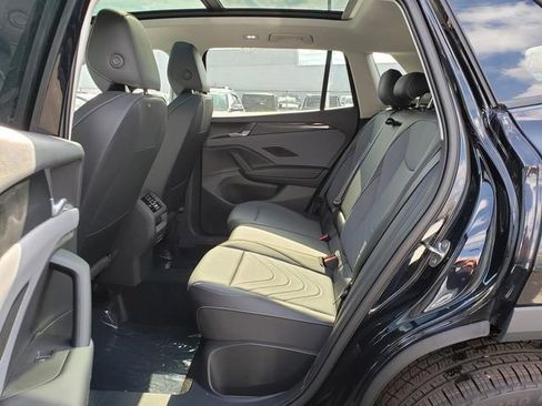 New 2026 Volkswagen Tiguan SE image 8