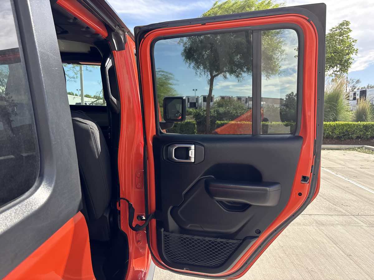 Used 2018 Jeep Wrangler Unlimited Sport S AWD/4WD image 13