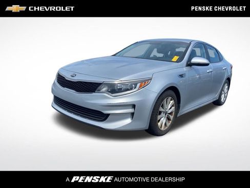 Used 2017 Kia Optima LX w/ Option Group 014 FWD image 1