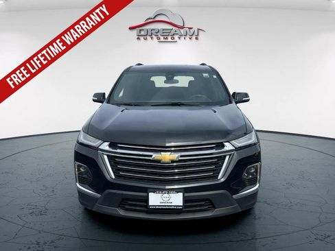 Used 2023 Chevrolet Traverse LT FWD image 2