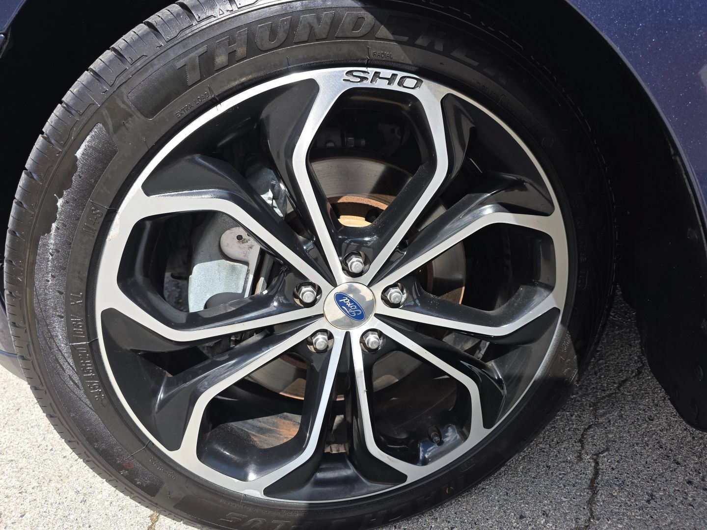 Used 2016 Ford Taurus SHO AWD/4WD image 37