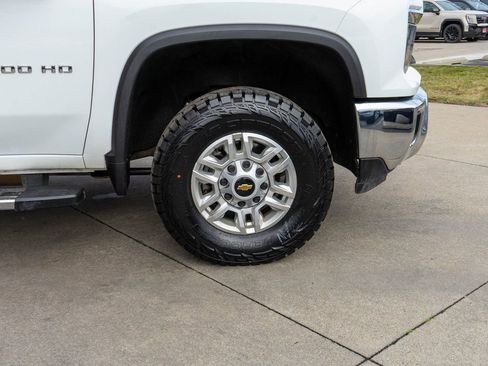 Used 2024 Chevrolet Silverado 2500 LT image 32