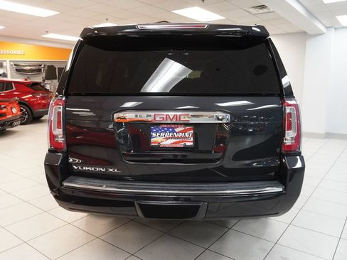 Used 2020 GMC Yukon XL Denali w/ Open Road Package AWD/4WD image 9